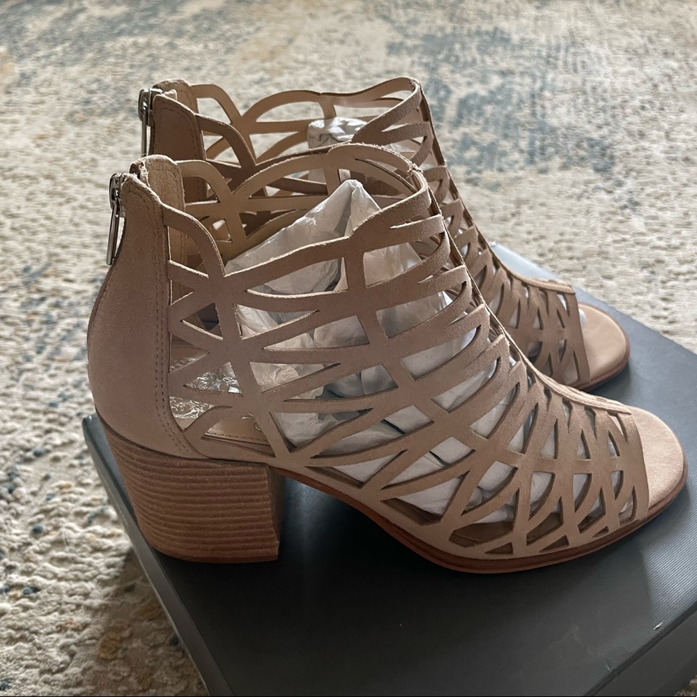 New. In box. Vince Camuto heel shoes